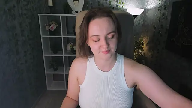 Lella Ryann  online show from 13, 9, 2025