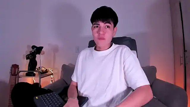 Snapshot of JaycoThomas chatting on 6, 2, 2025 JaycoThomas online show from 6, 2, 2025