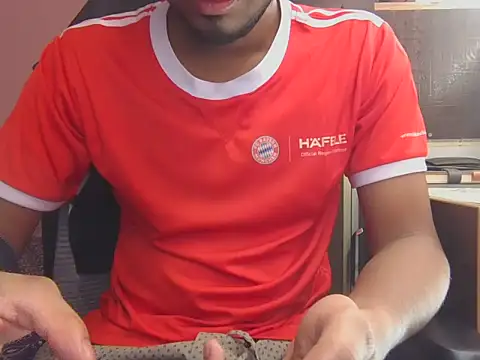 KissesBoyAD online show from 19, 12, 2025