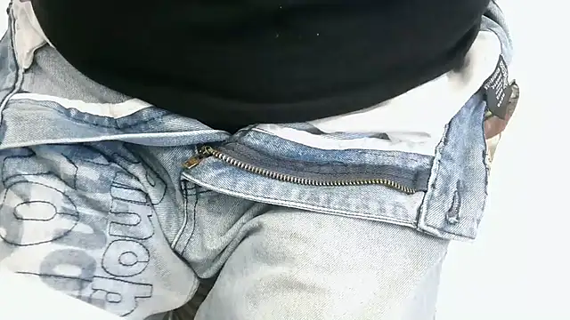 Snapshot of XiaoGuoGuo284512 chatting on 28, 11, 2025 XiaoGuoGuo284512 online show from 28, 11, 2025