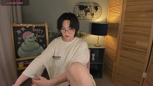 Snapshot of fiamoory chatting on 4, 2, 2025 fiamoory online show from 4, 2, 2025