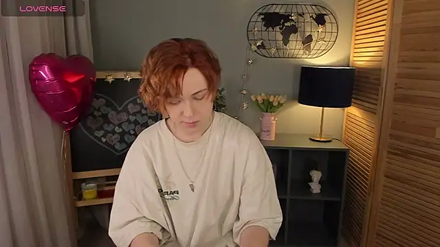 Snapshot of fiamoory chatting on 2, 3, 2025 fiamoory online show from 2, 3, 2025