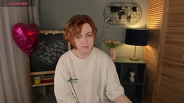 Snapshot of fiamoory chatting on 2, 3, 2025 fiamoory online show from 2, 3, 2025