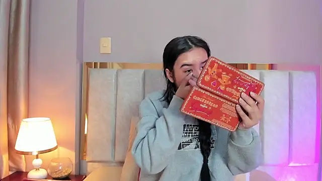 LaraGoldd online show from 7, 2, 2026