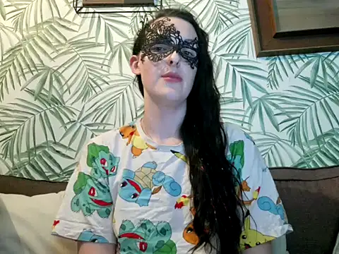 LexiSnowUK online show from 5, 3, 2025