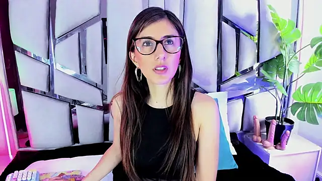  jade white  online show from 4, 12, 2025