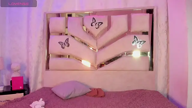 Strella ferrera online show from 2, 4, 2026