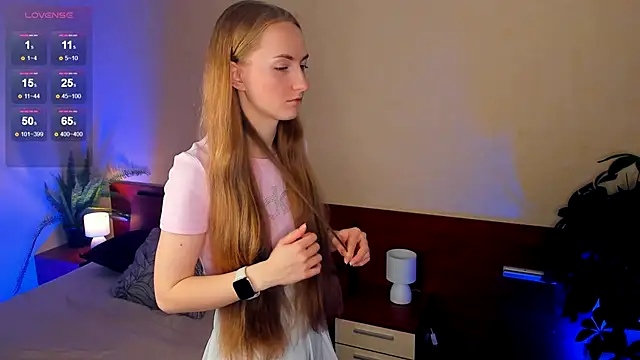 Snapshot of EsmaCarll chatting on 6, 12, 2024 EsmaCarll online show from 6, 12, 2024