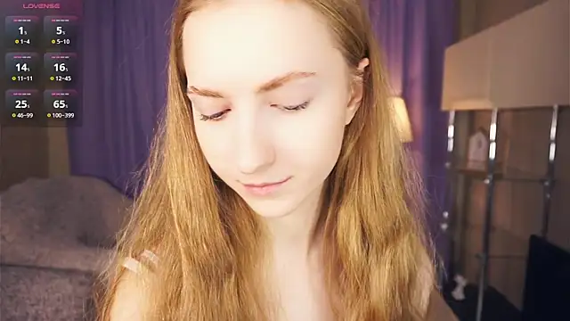 Snapshot of EsmaCarll chatting on 9, 1, 2025 EsmaCarll online show from 9, 1, 2025