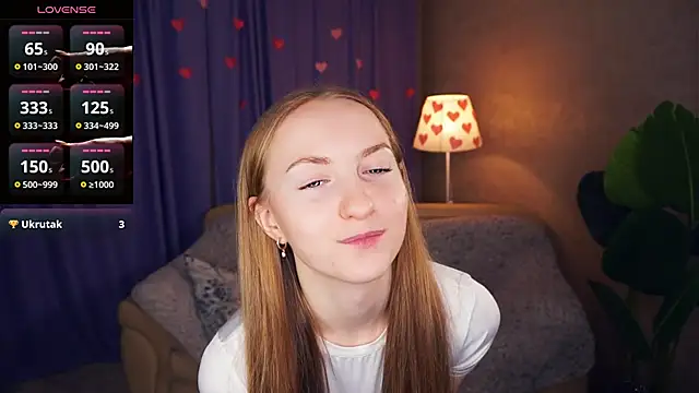 Snapshot of EsmaCarll chatting on 24, 2, 2025 EsmaCarll online show from 24, 2, 2025