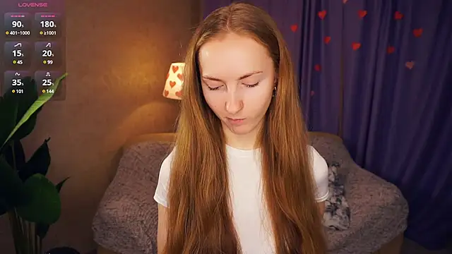 Snapshot of EsmaCarll chatting on 28, 2, 2025 EsmaCarll online show from 28, 2, 2025