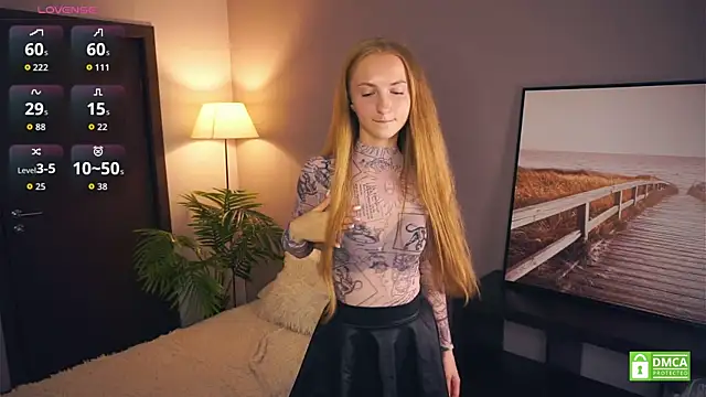 Snapshot of EsmaCarll chatting on 9, 9, 2025 EsmaCarll online show from 9, 9, 2025