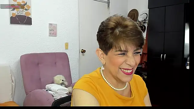 Snapshot of Angelina_Stone_65 chatting on 13, 11, 2025 Angelina Stone 65 online show from 13, 11, 2025
