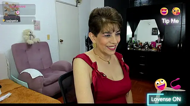 Snapshot of Angelina_Stone_65 chatting on 14, 11, 2025 Angelina Stone 65 online show from 14, 11, 2025