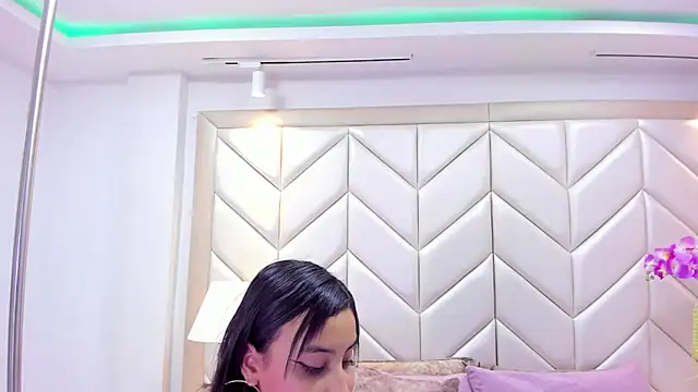 Snapshot of NairobiLee chatting on 4, 2, 2025 NairobiLee online show from 4, 2, 2025