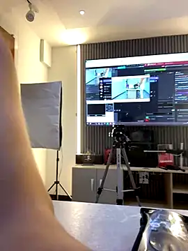 Snapshot of NairobiLee chatting on 8, 10, 2025 NairobiLee online show from 8, 10, 2025