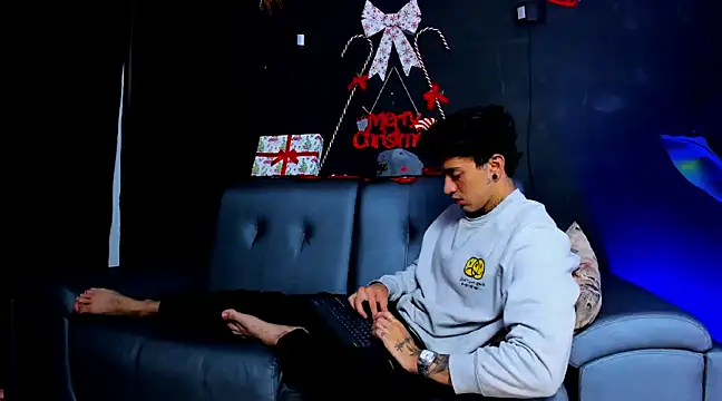 Snapshot of JUSTIN_FULLER1 chatting on 10, 12, 2024 JUSTIN FULLER1 online show from 10, 12, 2024