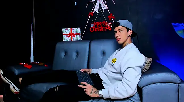 Snapshot of JUSTIN_FULLER1 chatting on 12, 12, 2024 JUSTIN FULLER1 online show from 12, 12, 2024