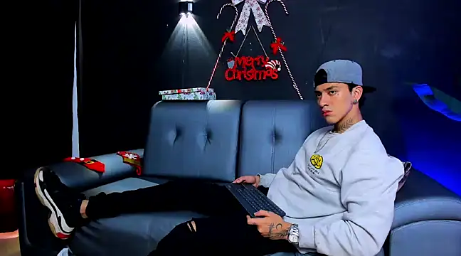 Snapshot of JUSTIN_FULLER1 chatting on 13, 12, 2024 JUSTIN FULLER1 online show from 13, 12, 2024