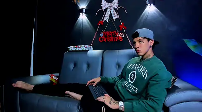 Snapshot of JUSTIN_FULLER1 chatting on 17, 12, 2024 JUSTIN FULLER1 online show from 17, 12, 2024