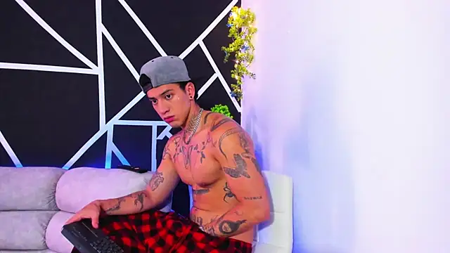 Snapshot of JUSTIN_FULLER1 chatting on 1, 2, 2025 JUSTIN FULLER1 online show from 1, 2, 2025