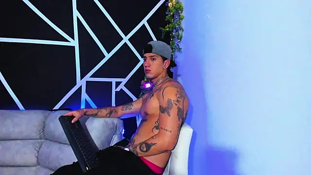 Snapshot of JUSTIN_FULLER1 chatting on 2, 2, 2025 JUSTIN FULLER1 online show from 2, 2, 2025