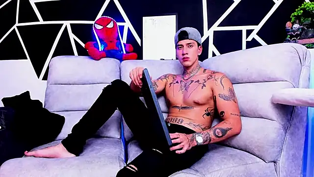 Snapshot of JUSTIN_FULLER1 chatting on 8, 3, 2025 JUSTIN FULLER1 online show from 8, 3, 2025