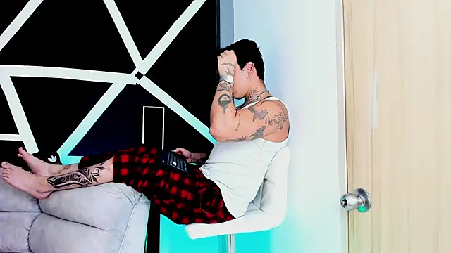 Snapshot of JUSTIN_FULLER1 chatting on 12, 10, 2025 JUSTIN FULLER1 online show from 12, 10, 2025