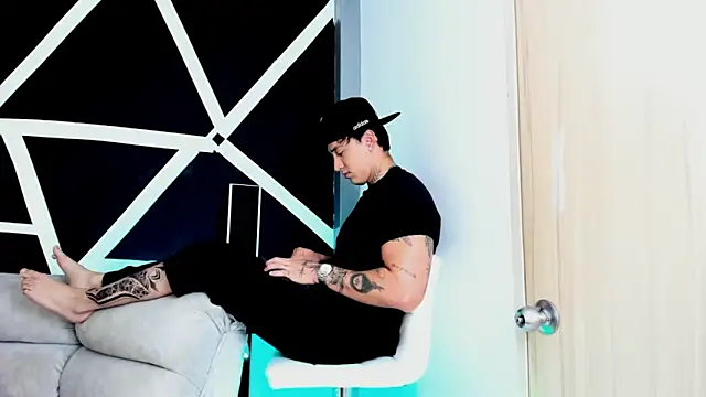 Snapshot of JUSTIN_FULLER1 chatting on 18, 10, 2025 JUSTIN FULLER1 online show from 18, 10, 2025