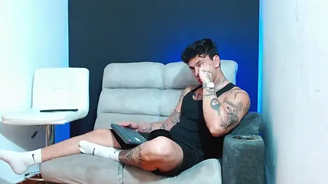 JUSTIN FULLER1 online show from 16, 4, 2026