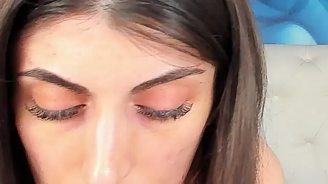 SkinnyDolly online show from 9, 4, 2026