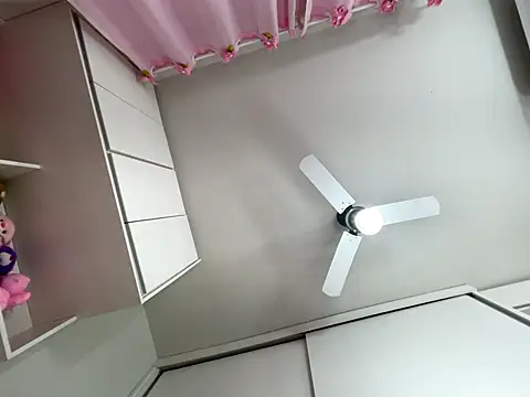 lariic online show from 30, 9, 2025