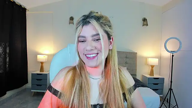 Snapshot of ARITOO_ chatting on 11, 12, 2024 ARITOO online show from 11, 12, 2024