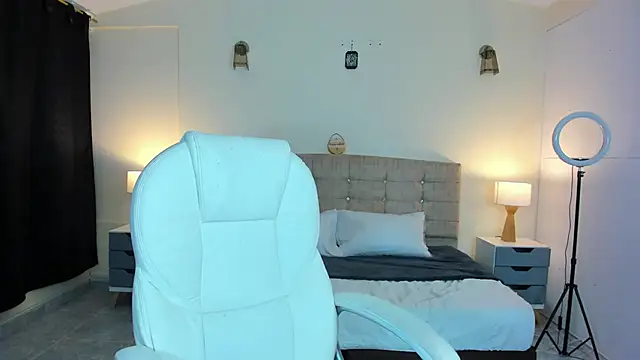 Snapshot of ARITOO_ chatting on 12, 12, 2024 ARITOO online show from 12, 12, 2024