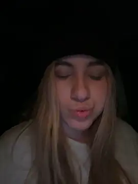 Snapshot of ARITOO_ chatting on 13, 12, 2024 ARITOO online show from 13, 12, 2024