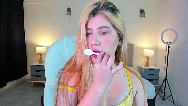 Snapshot of ARITOO_ chatting on 14, 12, 2024 ARITOO online show from 14, 12, 2024