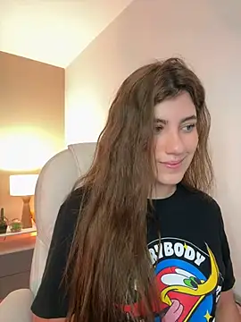 Snapshot of ARITOO_ chatting on 1, 1, 2025 ARITOO online show from 1, 1, 2025