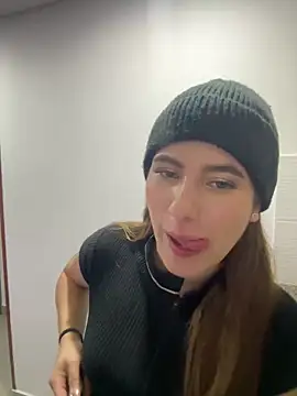 Snapshot of ARITOO_ chatting on 1, 3, 2025 ARITOO online show from 1, 3, 2025