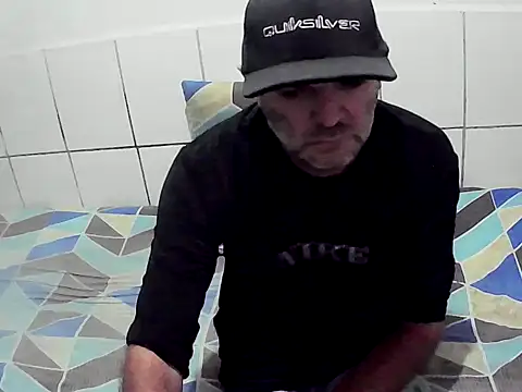 Snapshot of pierdona chatting on 23, 11, 2025 pierdona online show from 23, 11, 2025