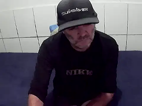 Snapshot of pierdona chatting on 15, 12, 2025 pierdona online show from 15, 12, 2025