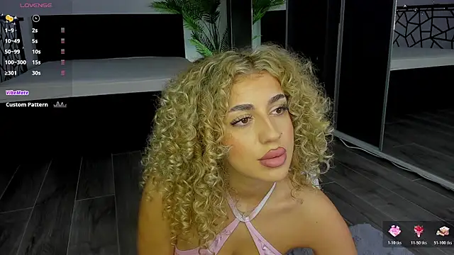 CurlyAnt0 online show from 6, 1, 2026