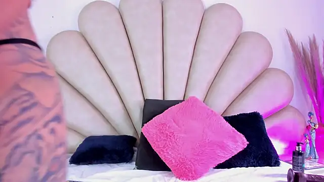 Anna  Spencer online show from 12, 10, 2025