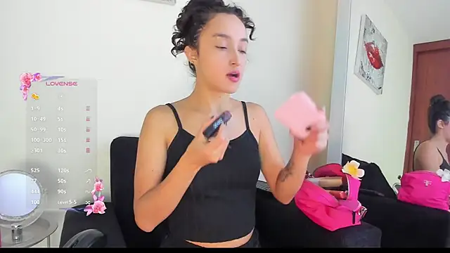 Snapshot of its__angelica_ chatting on 3, 11, 2025 its angelica online show from 3, 11, 2025