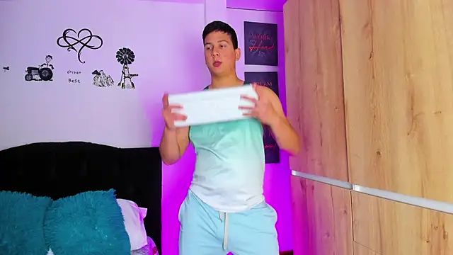 Snapshot of ANDREZALVAREZ chatting on 3, 12, 2024 ANDREZALVAREZ online show from 3, 12, 2024