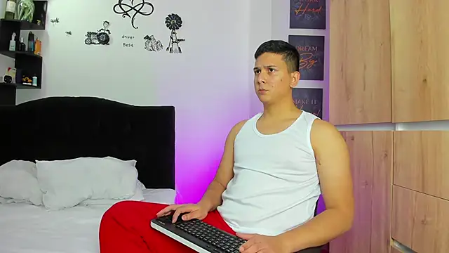 Snapshot of ANDREZALVAREZ chatting on 22, 12, 2024 ANDREZALVAREZ online show from 22, 12, 2024