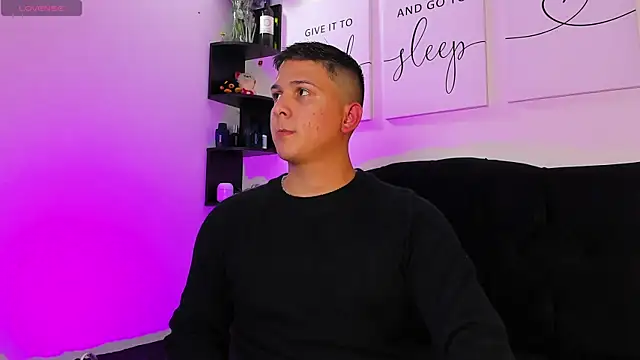 Snapshot of ANDREZALVAREZ chatting on 25, 1, 2025 ANDREZALVAREZ online show from 25, 1, 2025