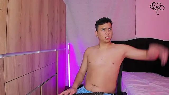 Snapshot of ANDREZALVAREZ chatting on 14, 1, 2026 ANDREZALVAREZ online show from 14, 1, 2026