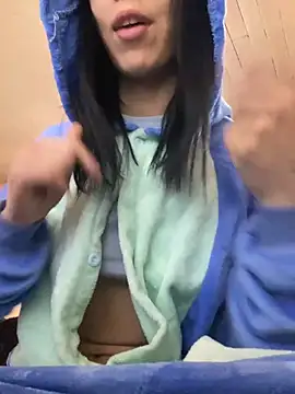 kittyprettybby online show from 25, 4, 2026