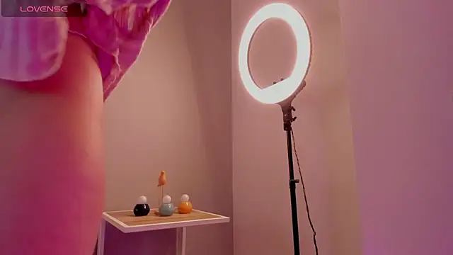 Sophiaa sensual online show from 18, 4, 2026