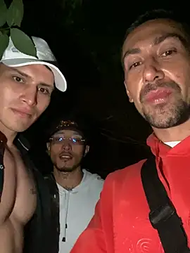 Snapshot of dantedesirexx chatting on 2, 3, 2025 dantedesirexx online show from 2, 3, 2025